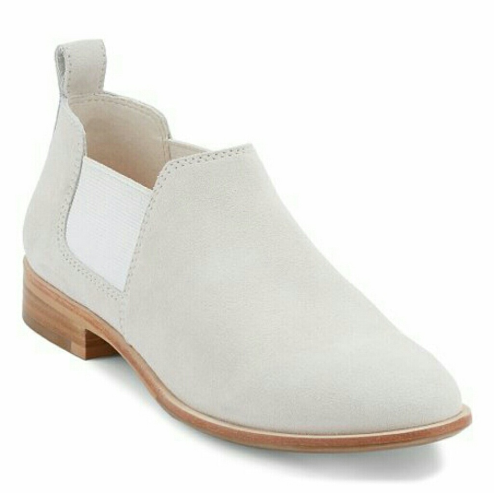 G.H. Bass & Co.
Brooke Angle Bootie
